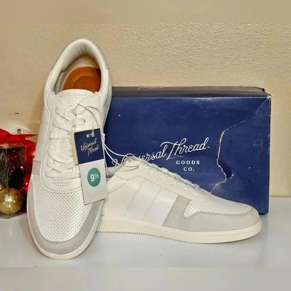 Universal Thread Hal Sneakers white n light gray lady's sizes